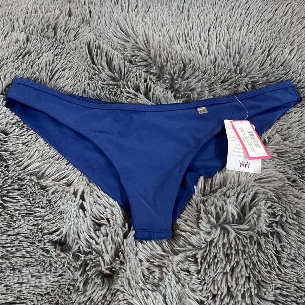 3553 Tri Top 2595 bottom bust 36-40” Waist 32- 34 Hips 42-45